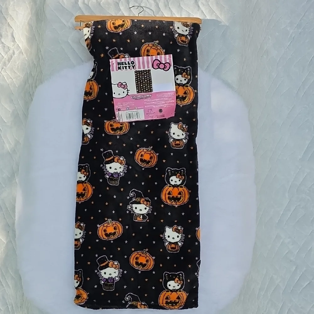 *Rare Color/Pattern* Hello Kitty Black Orange Halloween Costumes Throw Blanket